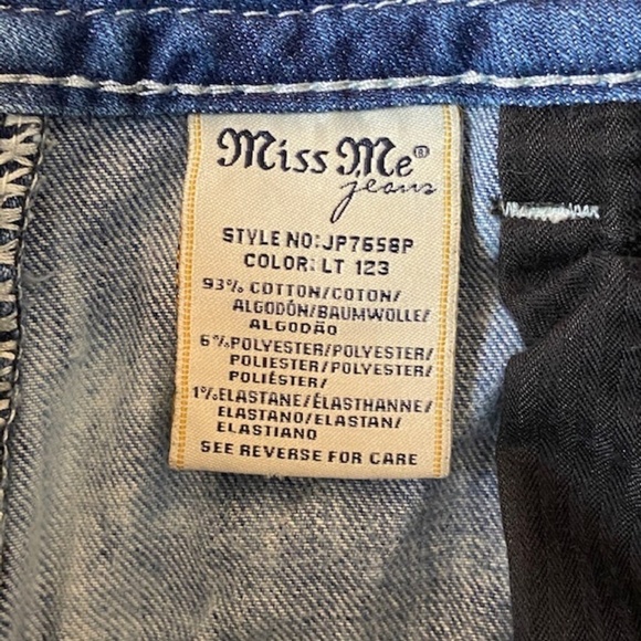 MISS ME Signature Cuffed Capri Bling Pocket Pants - Picture 10 of 10